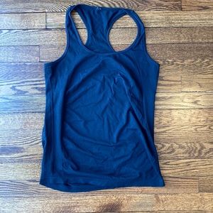 Fabletics top